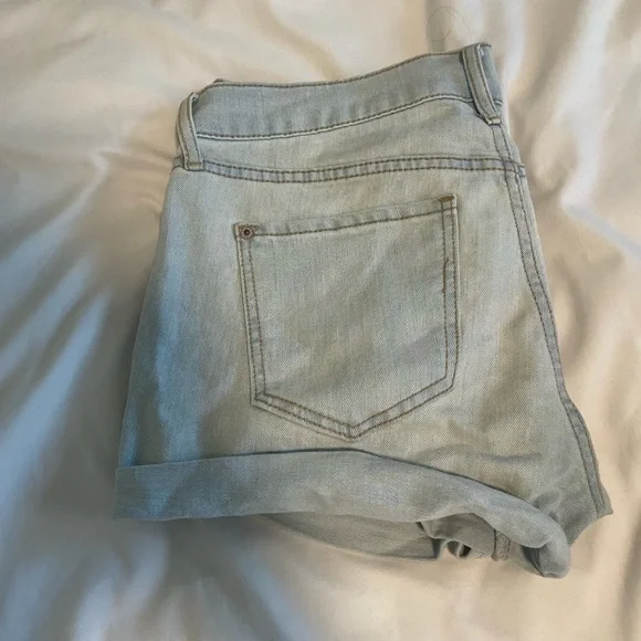 Old navy boyfriend shorts - Picture 1 of 6
